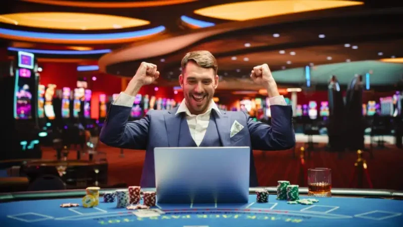 What is a no deposit bonus, and why is it beneficial?